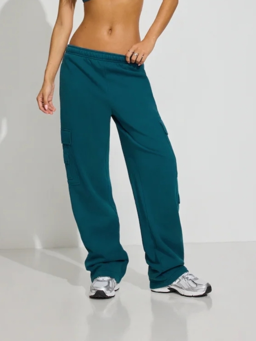 Garage Ultra Fleece Cargo Pants Size Medium NWT Teal Tease